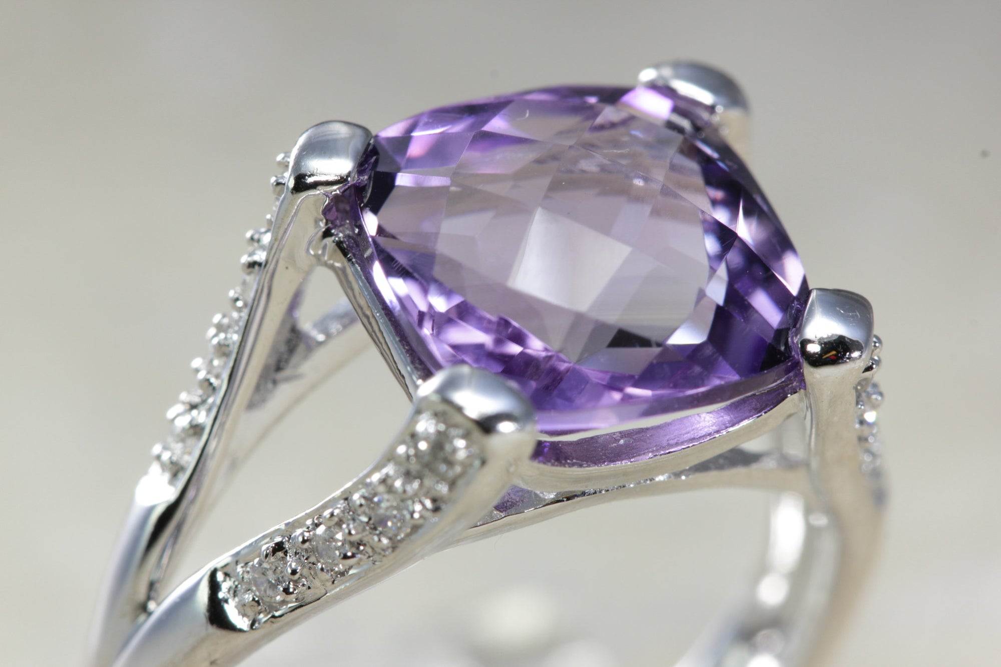 ANTIQUE 14K WHITE GOLD LADYS CHECKERBOARD SHAPE AMETHYST DIAMOND RING 5.35CT