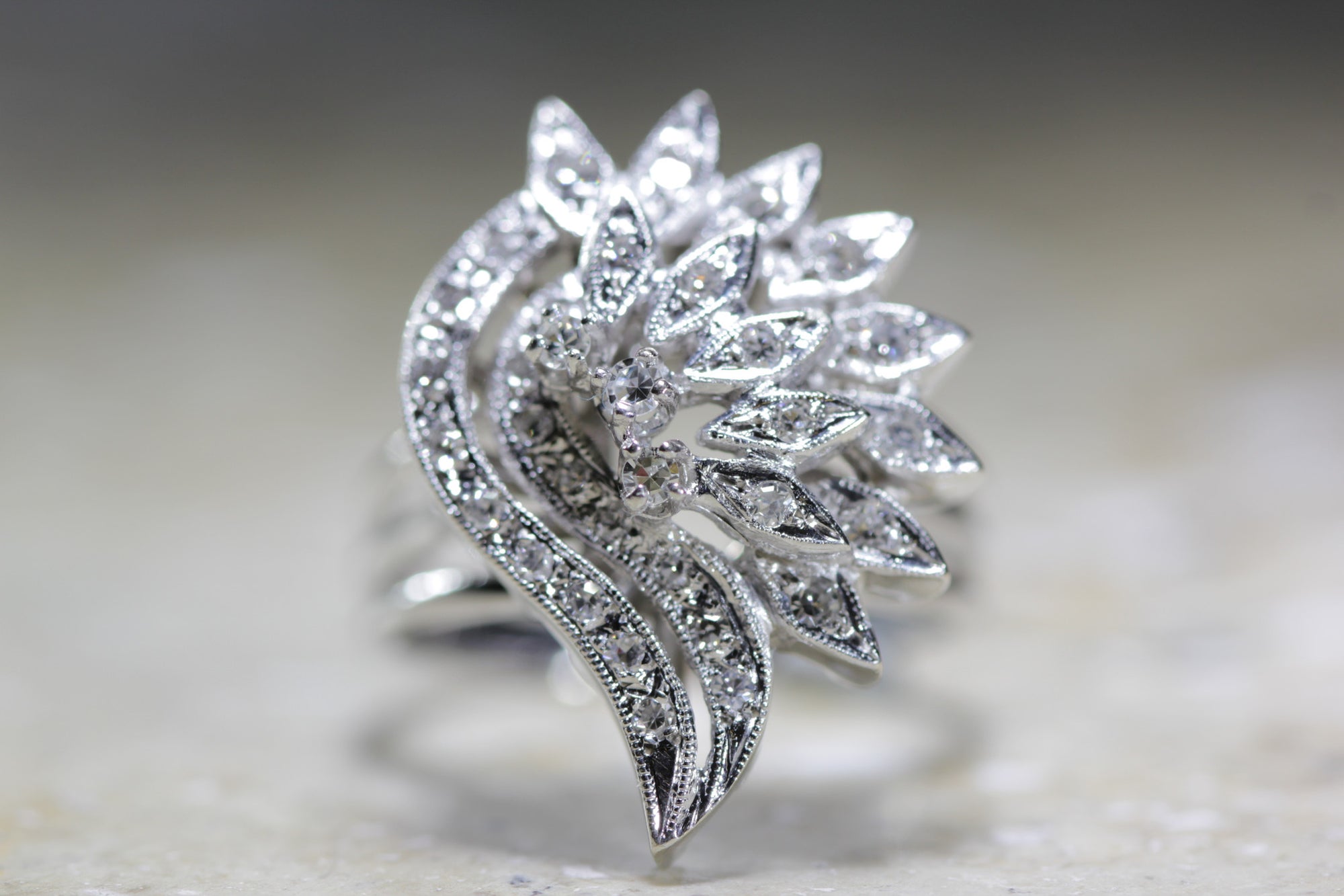 ANTIQUE COCKTAIL VINTAGE RING DIAMOND 14K W GOLD 1940's