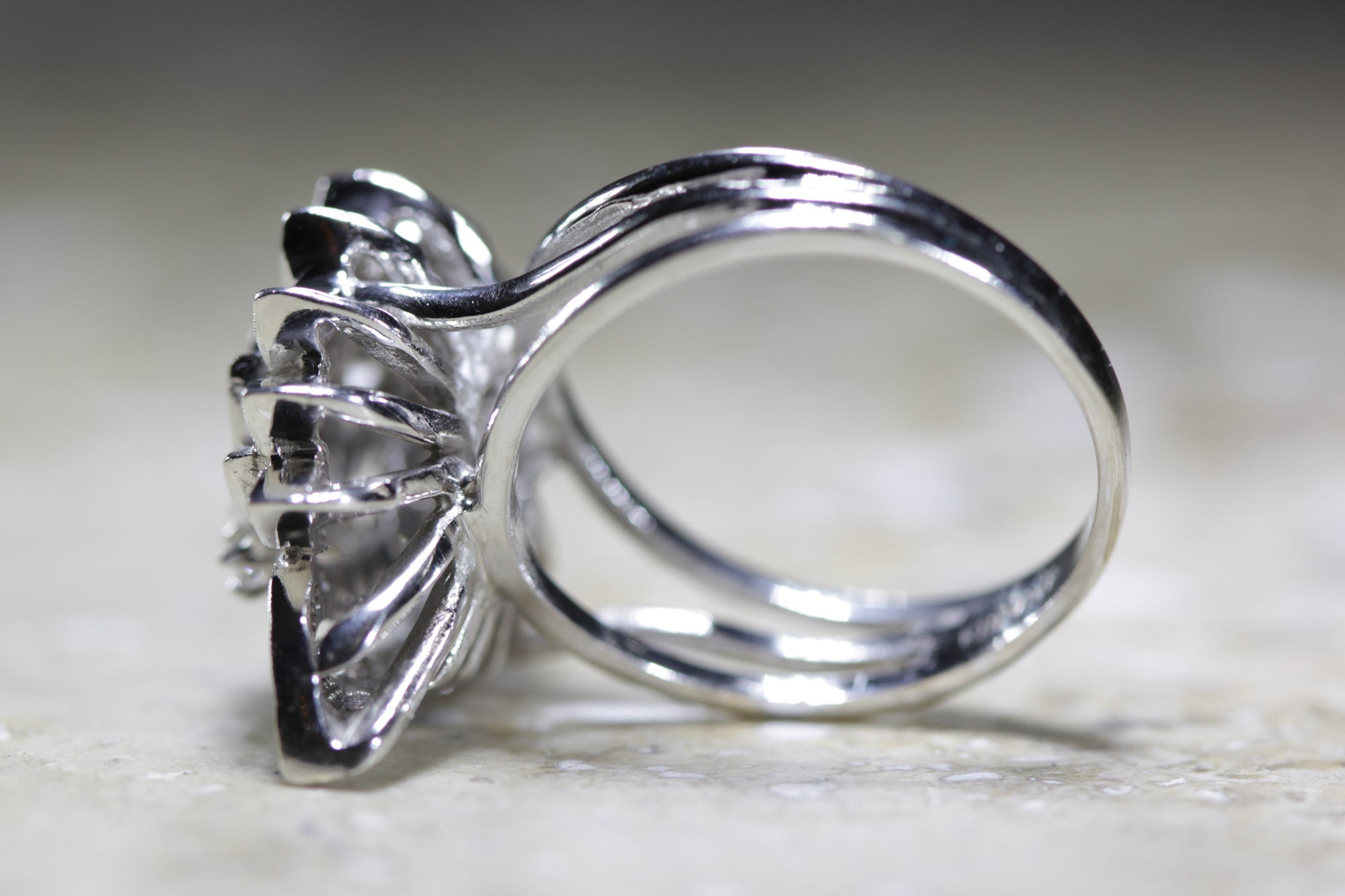 ANTIQUE COCKTAIL VINTAGE RING DIAMOND 14K W GOLD 1940's