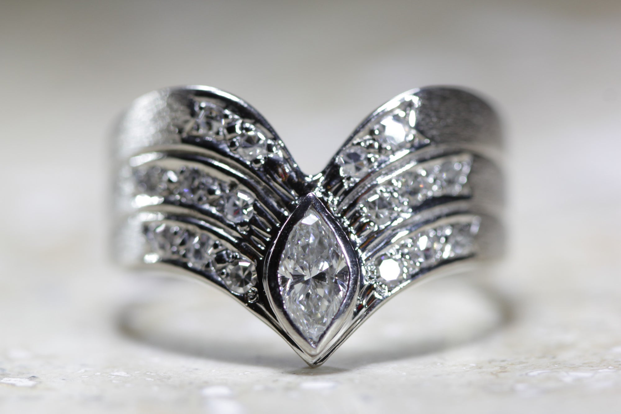 ANTIQUE MARQUISE CHEVRON MOTIF RING DIAMOND 14K W GOLD RETRO 1940's