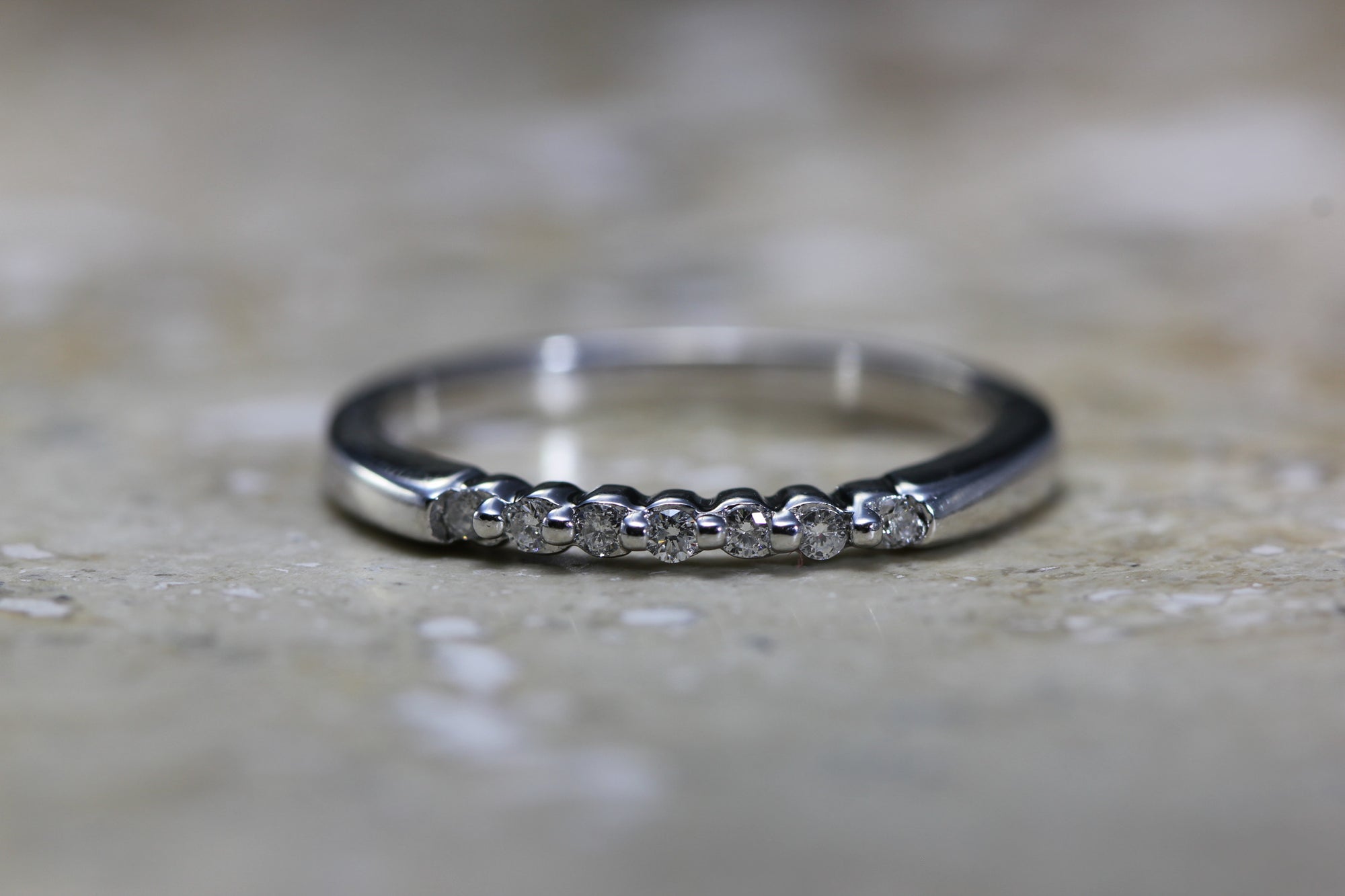 DIAMOND WEDDING BAND 14k W GOLD ROUND STONES LADIES