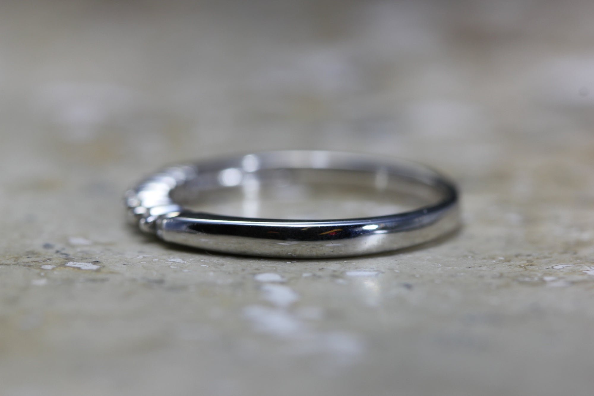 DIAMOND WEDDING BAND 14k W GOLD ROUND STONES LADIES