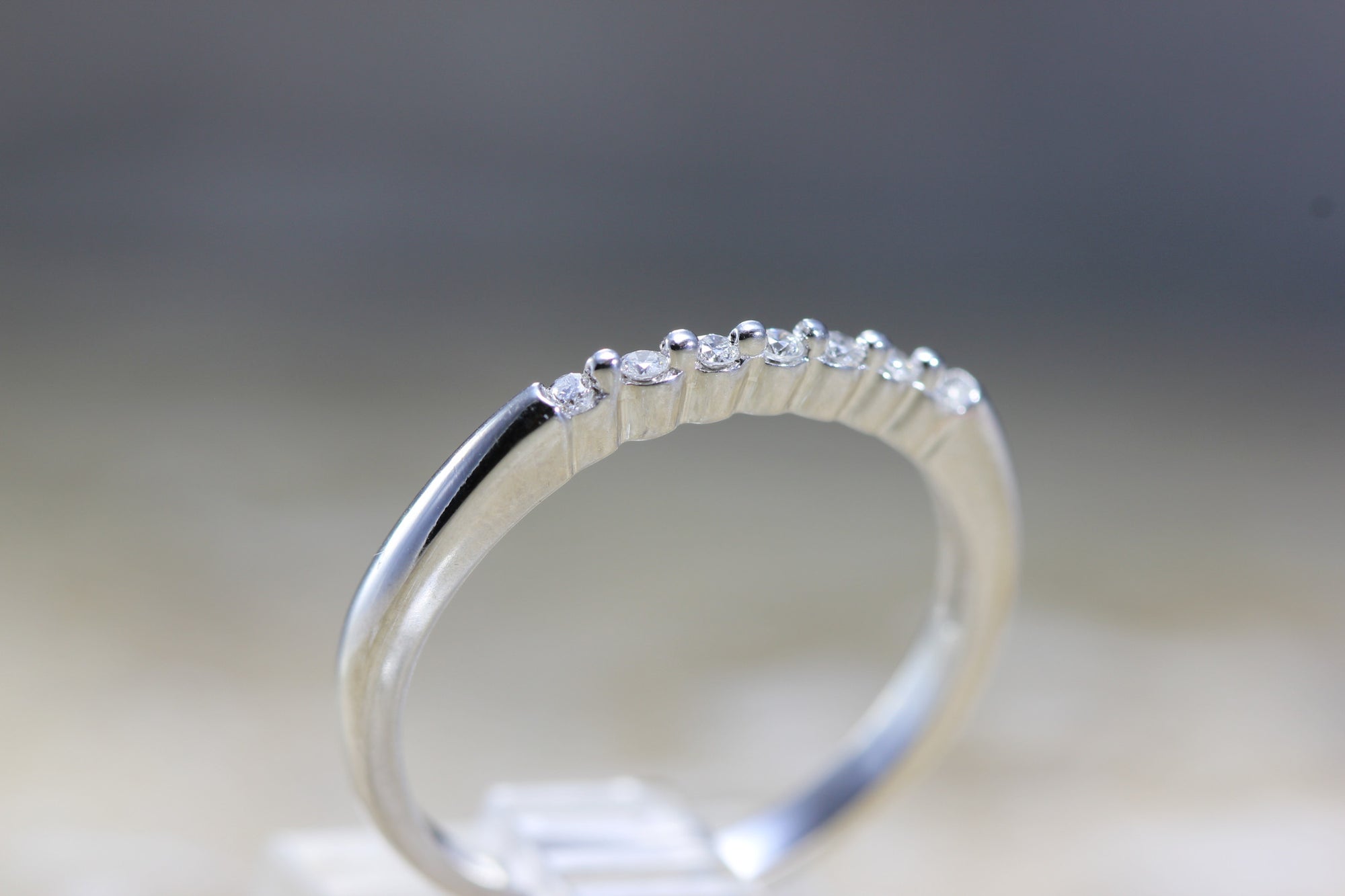 DIAMOND WEDDING BAND 14k W GOLD ROUND STONES LADIES