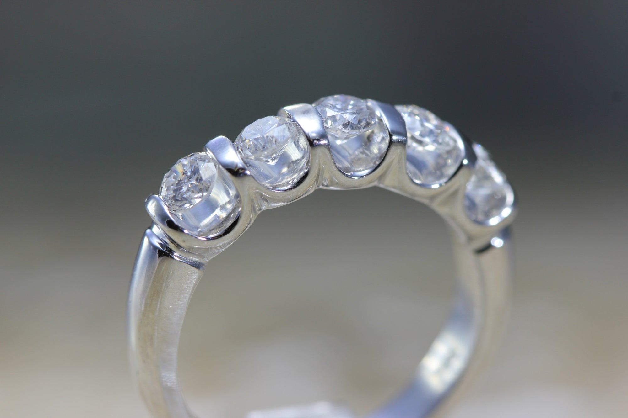 5 STONE ROUND CUT DIAMOND WEDDING BAND OPEN CHANNEL SETTING 14K W GOLD 1.05 CT