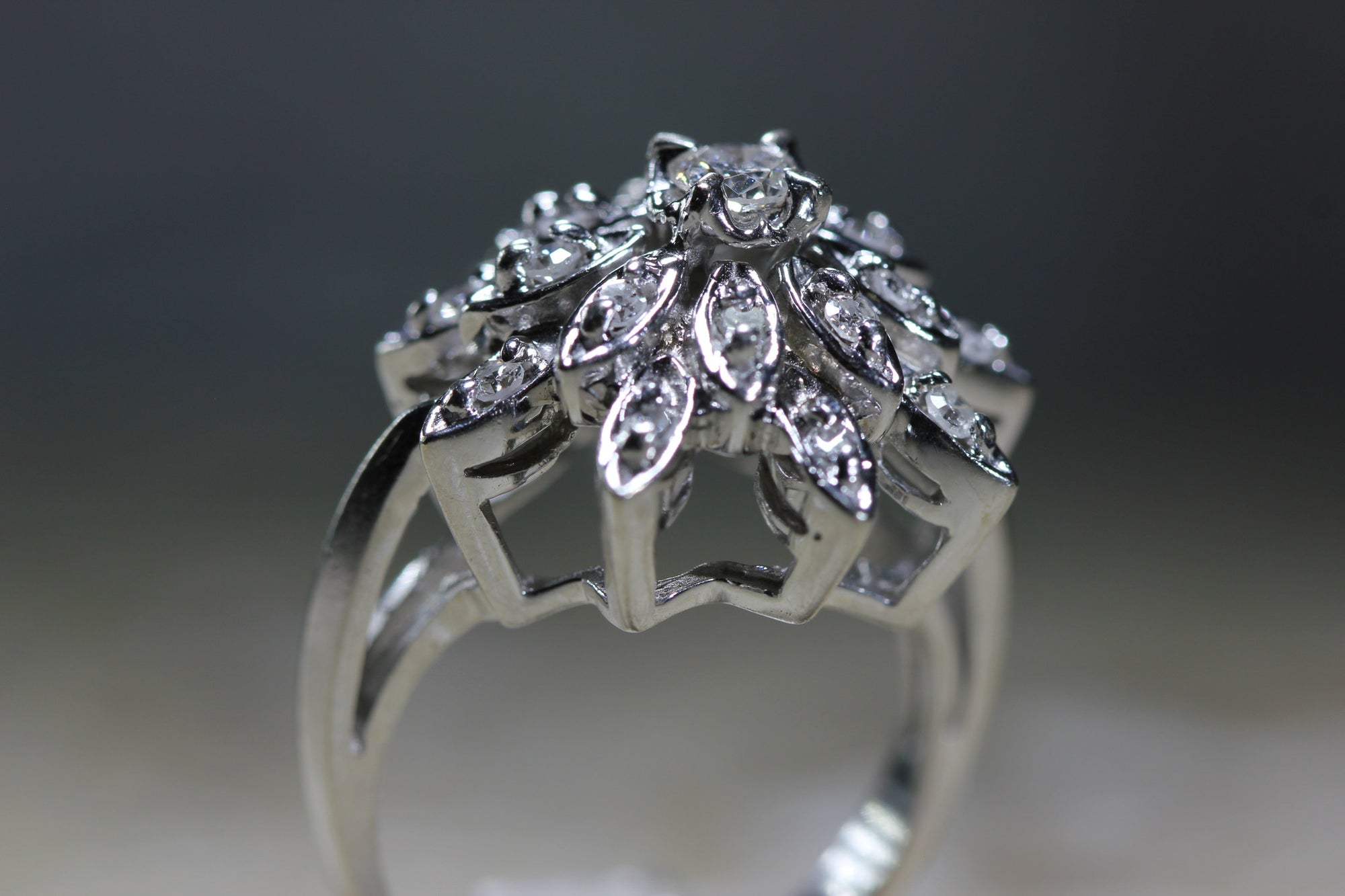 ANTIQUE COCKTAIL STARBURST RING DIAMOND 14K W GOLD RETRO 1940's