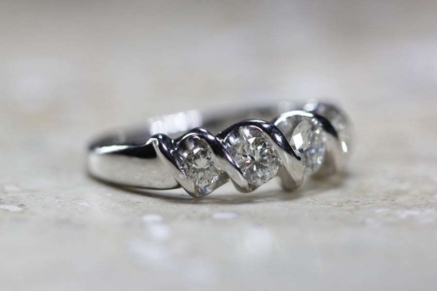 DIAMOND 5 STONE ROUND CUT WEDDING BAND OPEN CHANNEL GRADATED SETTING 14k W GOLD