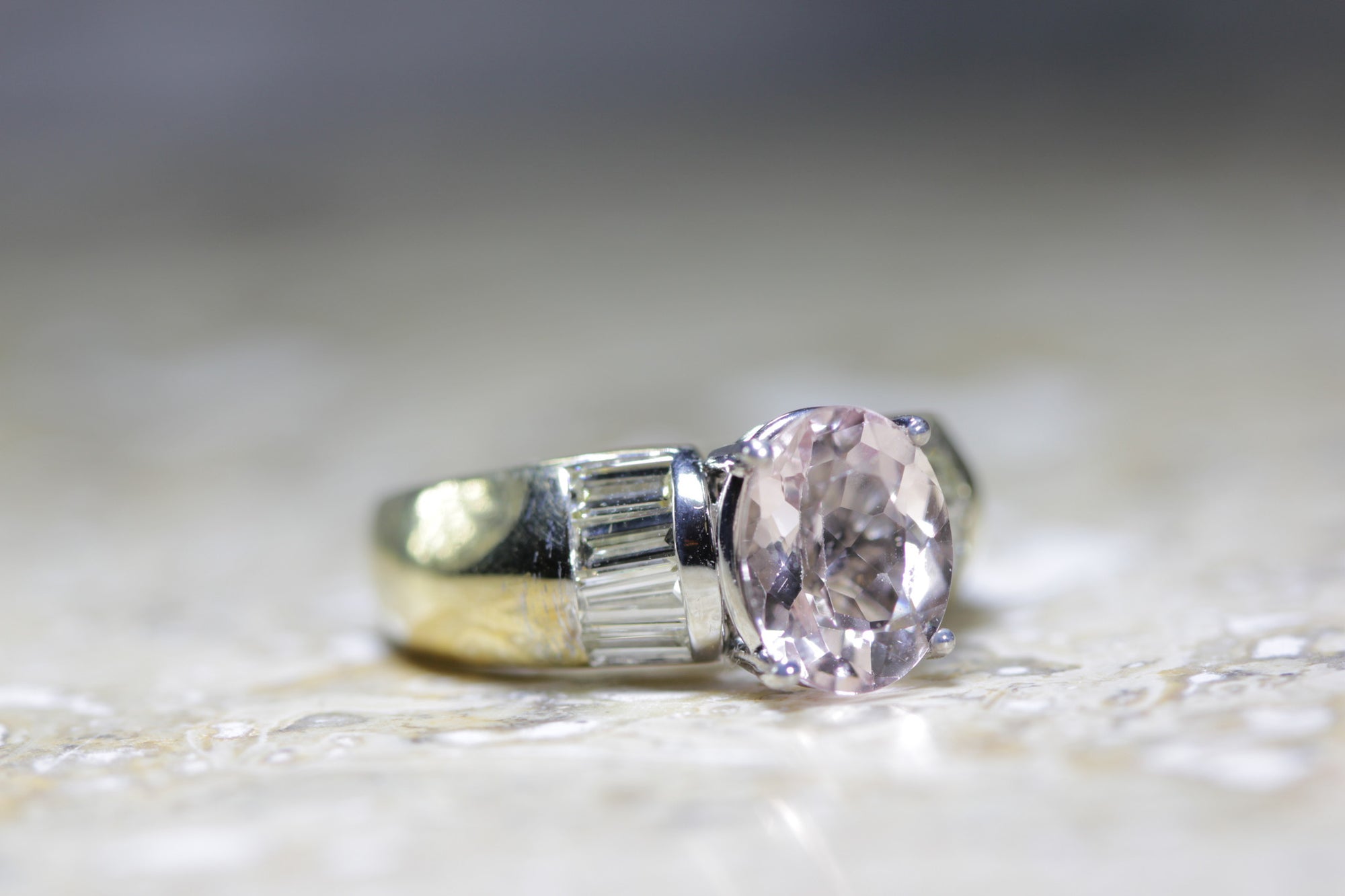 CLASSIC 14K YELLOW GOLD LADIES PEAR SHAPED MORGANITE & DIAMOND RING