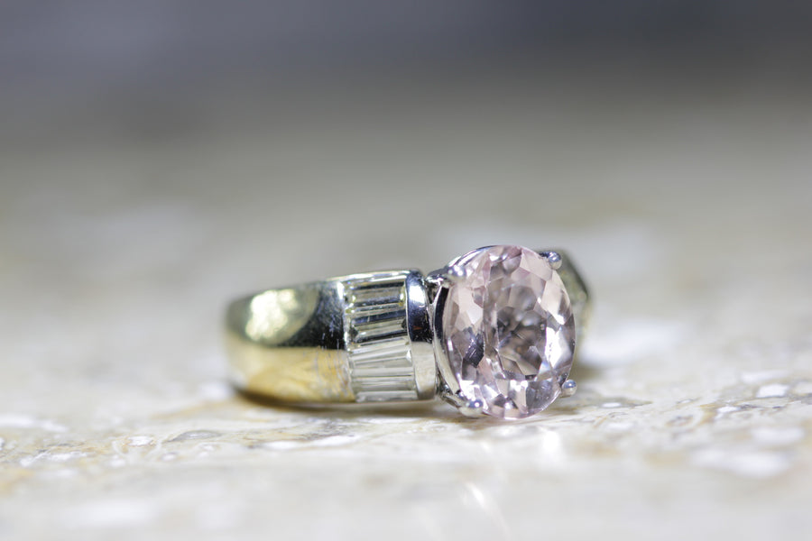 CLASSIC 14K YELLOW GOLD LADIES PEAR SHAPED MORGANITE & DIAMOND RING