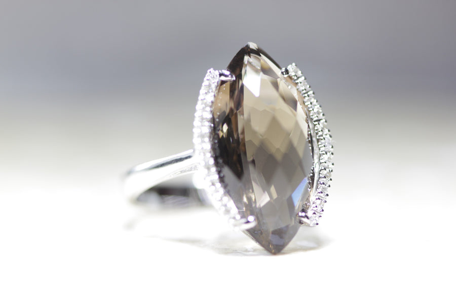 18K WHITE GOLD LADIES CHECKERBOARD MARQUISE SMOKY QUARTZ & DIAMOND RING