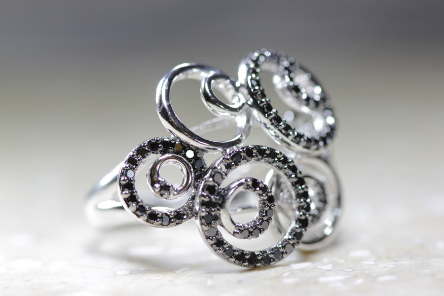MODERN 14k WHITE GOLD LADIES VIVID BLACK DIAMOND CIRCLE SWIRL RING