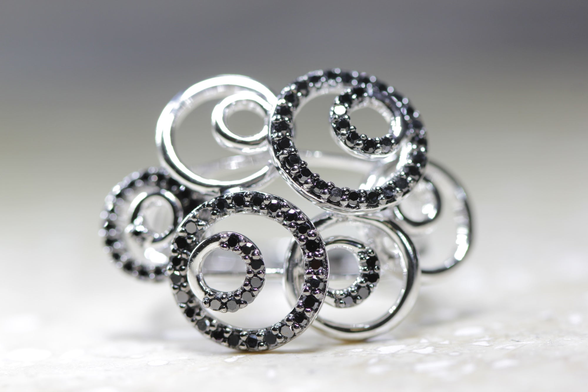 MODERN 14k WHITE GOLD LADIES VIVID BLACK DIAMOND CIRCLE SWIRL RING