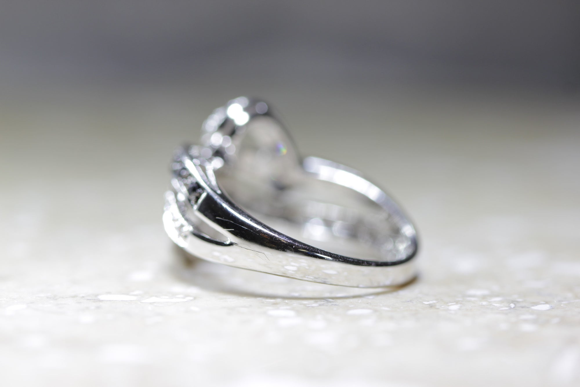 14k WHITE GOLD LADIES BLACK AND WHITE DIAMOND RING BAND