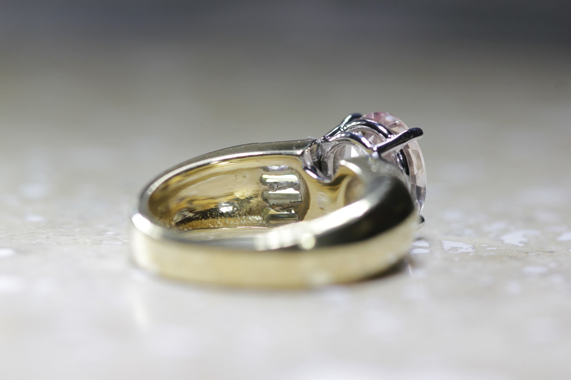 CLASSIC 14K YELLOW GOLD LADIES PEAR SHAPED MORGANITE & DIAMOND RING