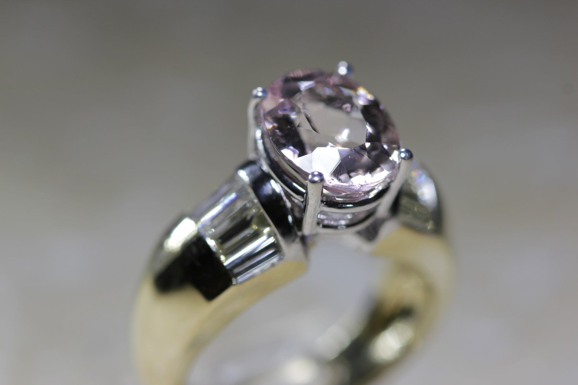 CLASSIC 14K YELLOW GOLD LADIES PEAR SHAPED MORGANITE & DIAMOND RING