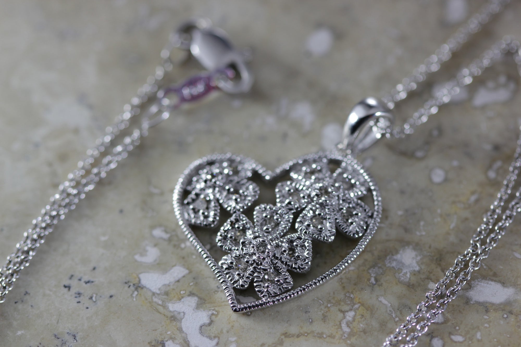 14K GOLD DIAMOND WHITE HEART FLOWER PENDANT 0.20 CT 14K GOLD CHAIN 14CT 14KARAT