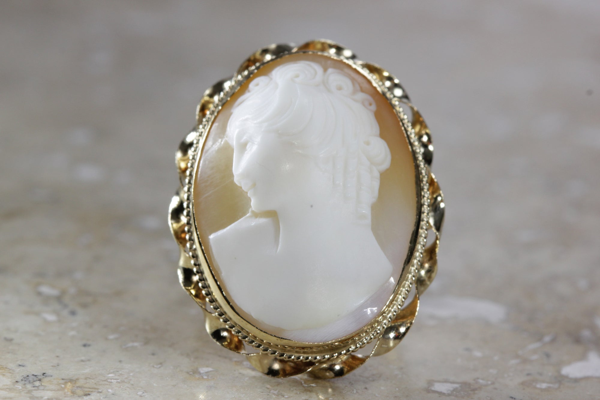ANTIQUE 14K YELLOW GOLD LADIES HAND CARVED CAMEO RING 29 X 23