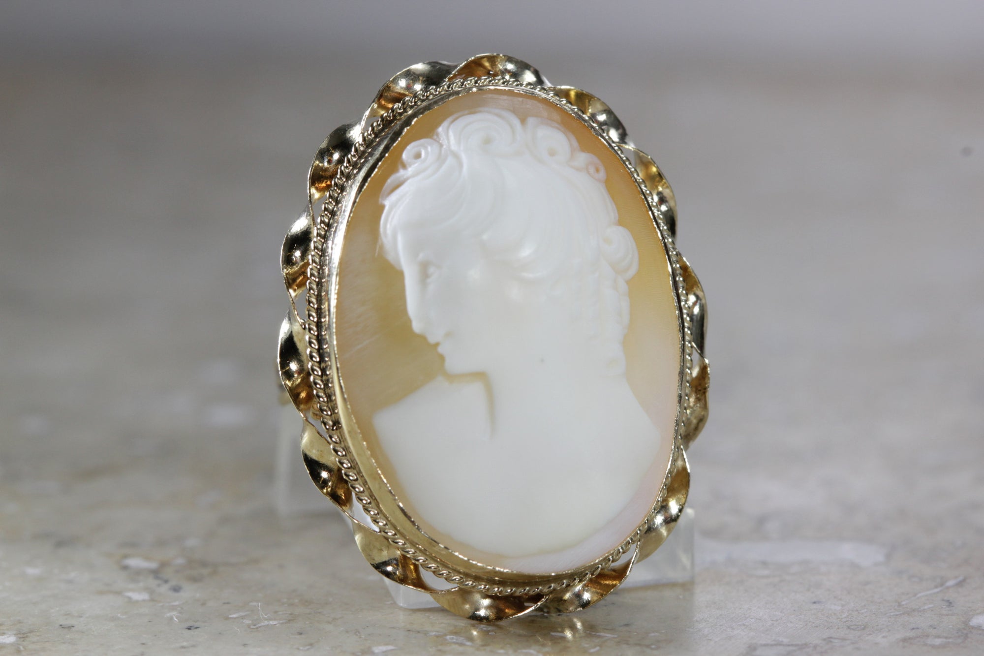 ANTIQUE 14K YELLOW GOLD LADIES HAND CARVED CAMEO RING 29 X 23