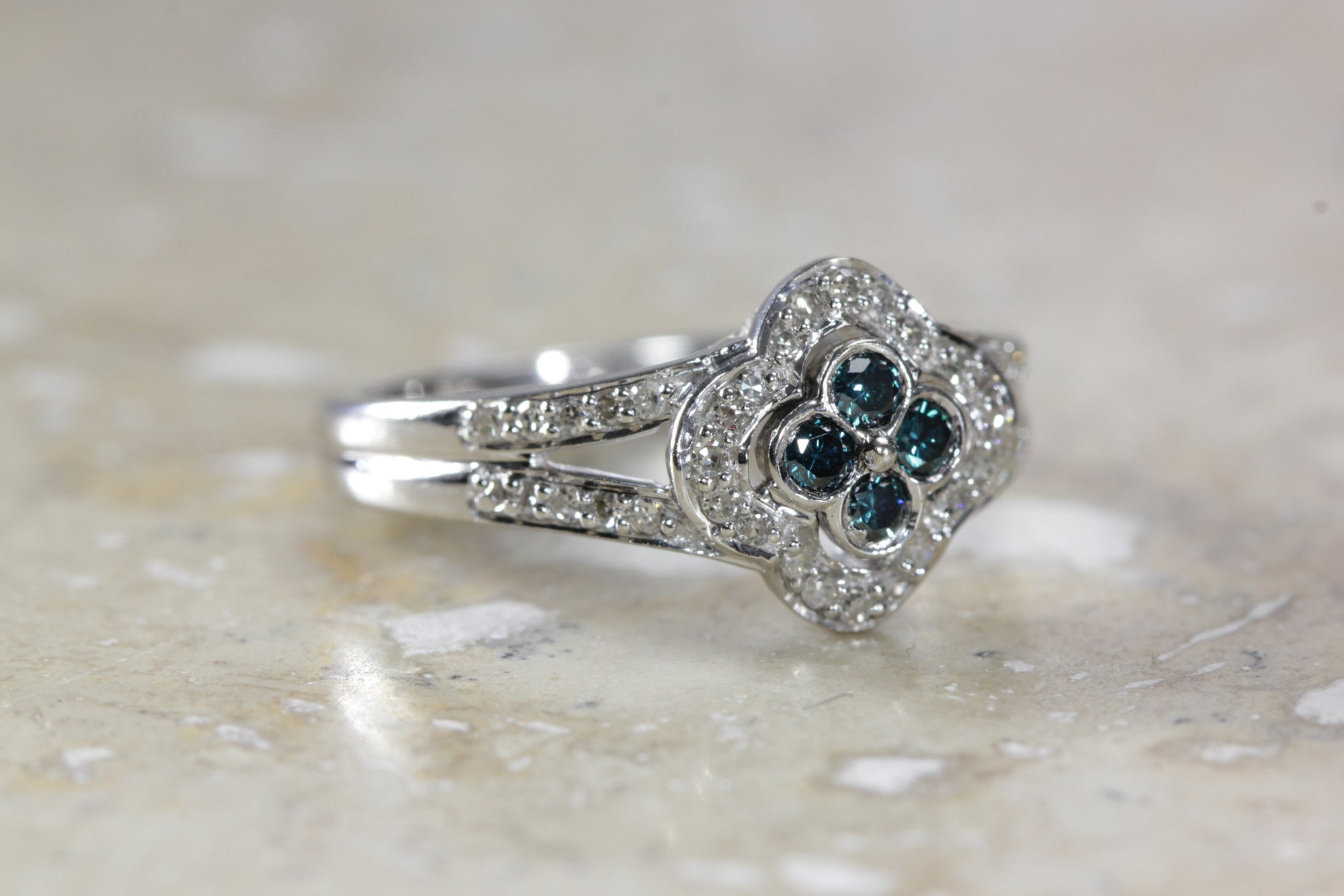 ANTIQUE 14k WHITE GOLD LADIES RING WHITE & BLUE DIAMONDS