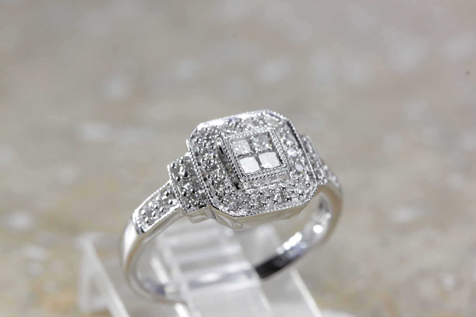 14k WHITE GOLD LADIES DIAMOND RING  PRINCESS AND ROUND