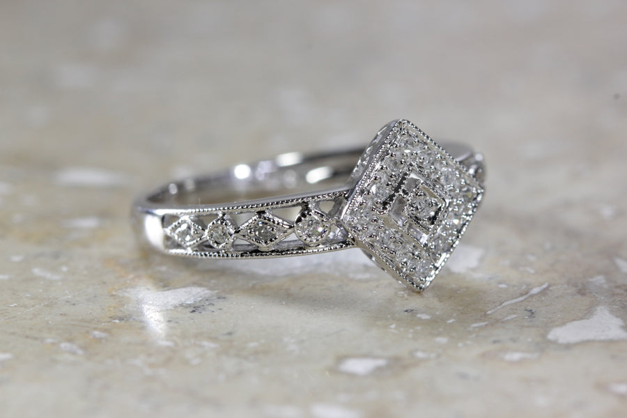 WHITE GOLD DIAMOND LADIES BAND RING 14k