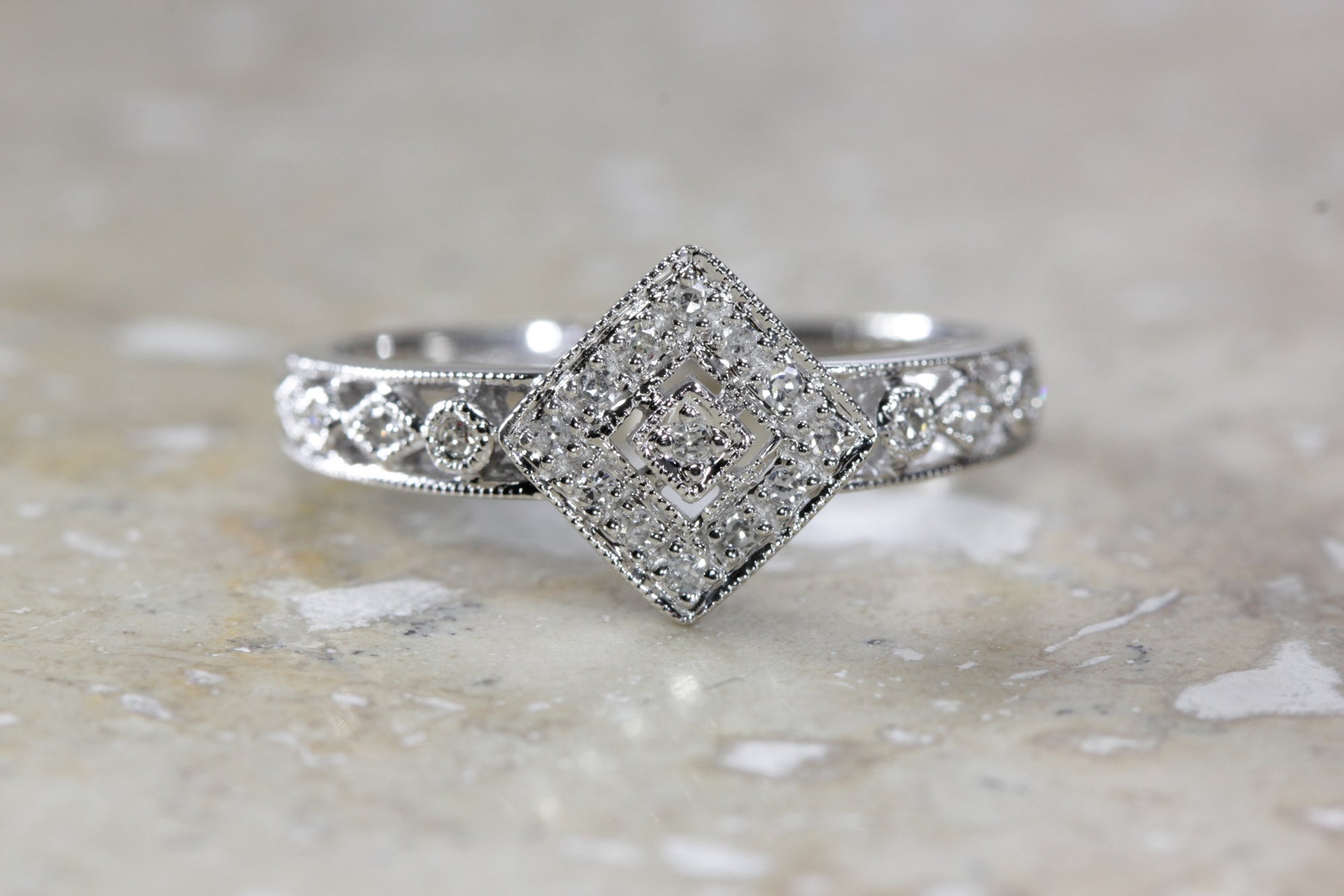 WHITE GOLD DIAMOND LADIES BAND RING 14k