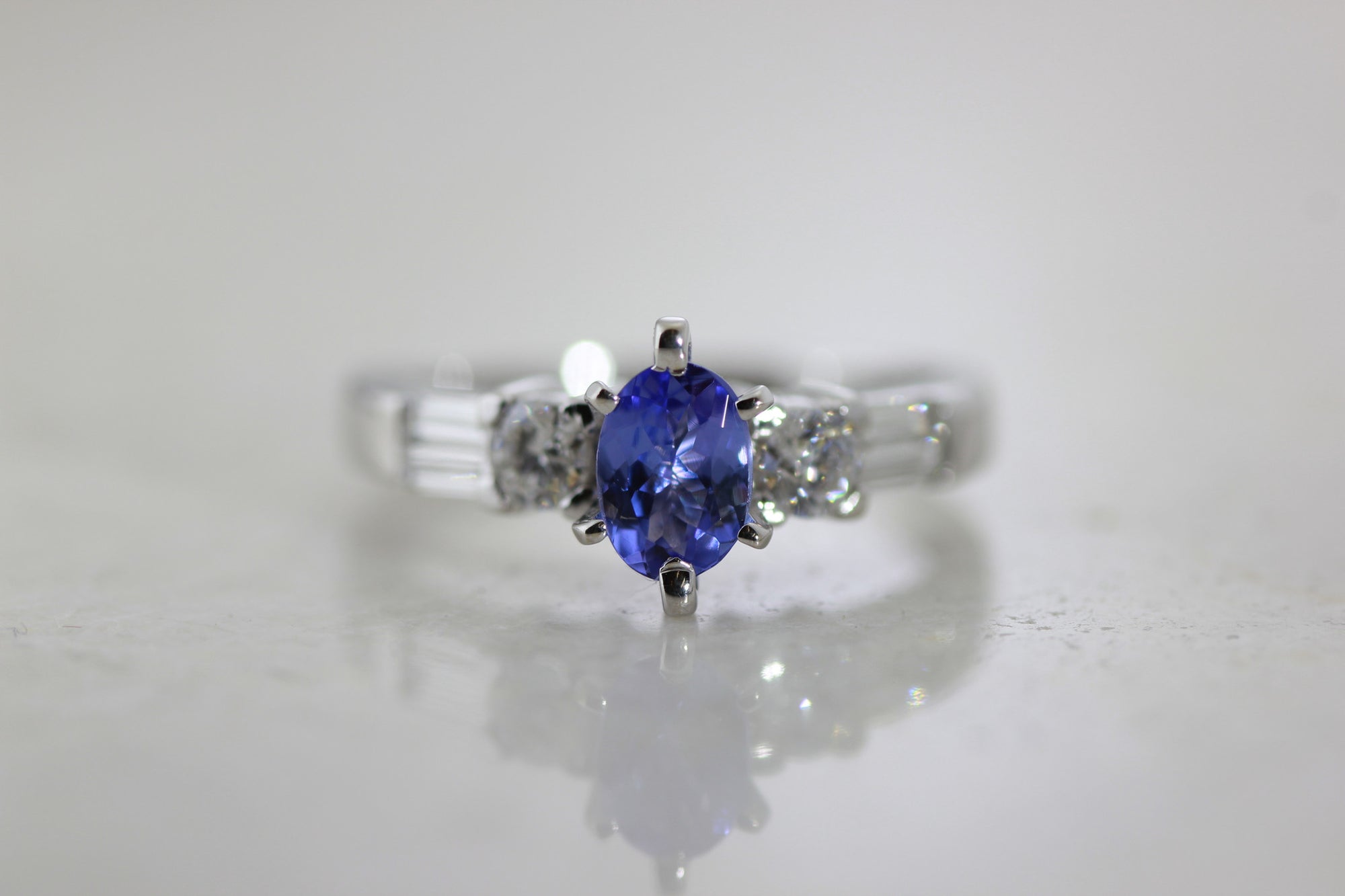 VINTAGE OVAL SHAPE ENGAGEMENT RING 14K WHITE GOLD LADIES TANZANITE & DIAMOND