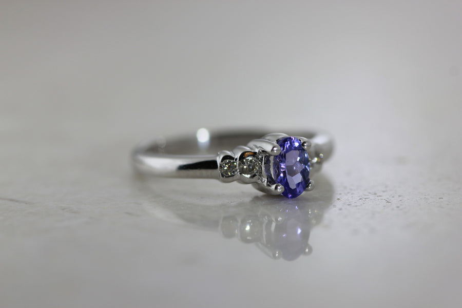 VINTAGE LEVIAN OVAL SHAPE ENGAGEMENT RING 14K WHITE GOLD LADIES TANZANITE & DIAMOND
