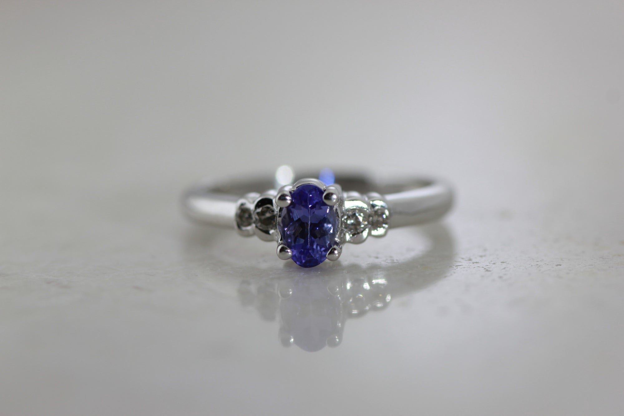 VINTAGE LEVIAN OVAL SHAPE ENGAGEMENT RING 14K WHITE GOLD LADIES TANZANITE & DIAMOND