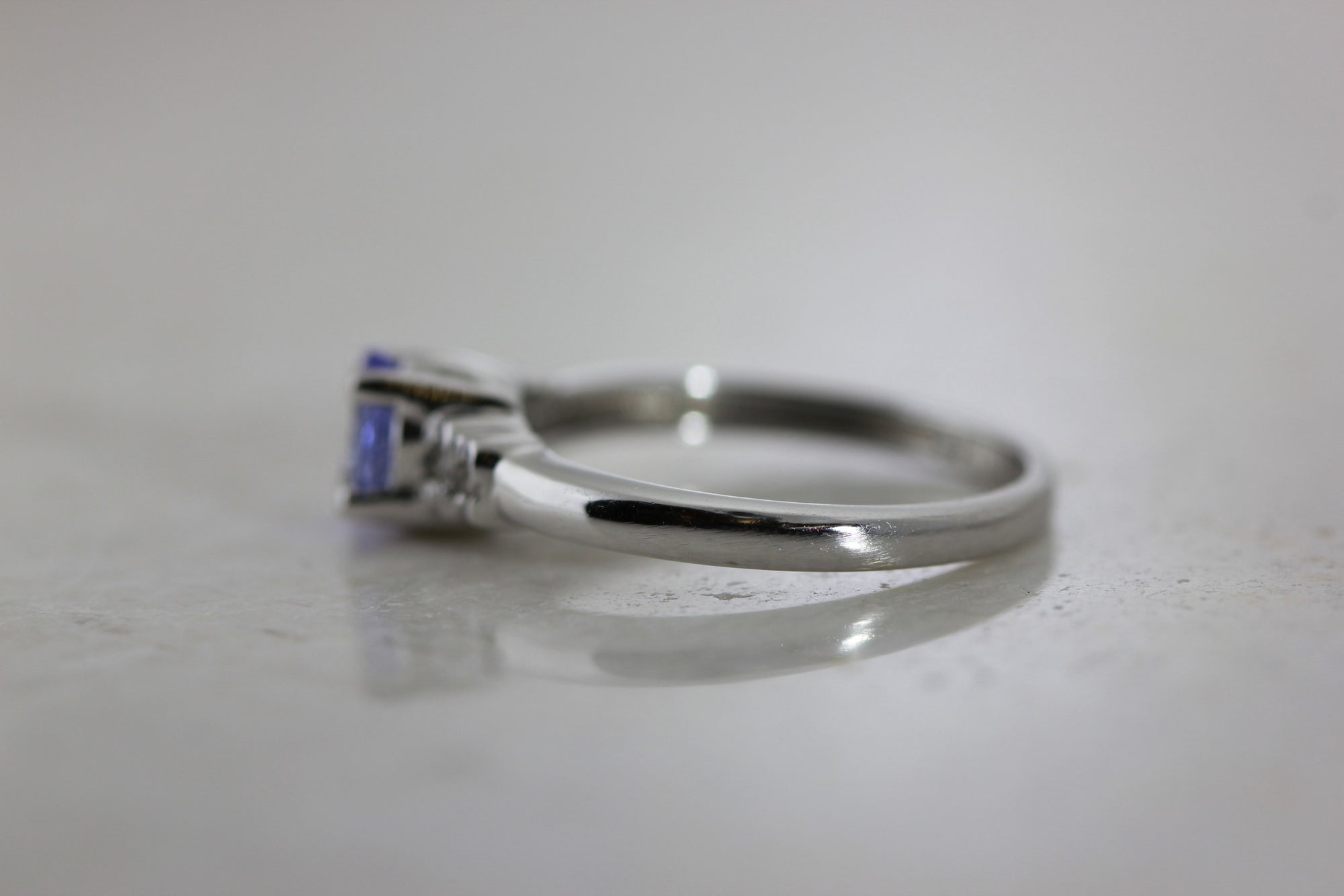 VINTAGE LEVIAN OVAL SHAPE ENGAGEMENT RING 14K WHITE GOLD LADIES TANZANITE & DIAMOND