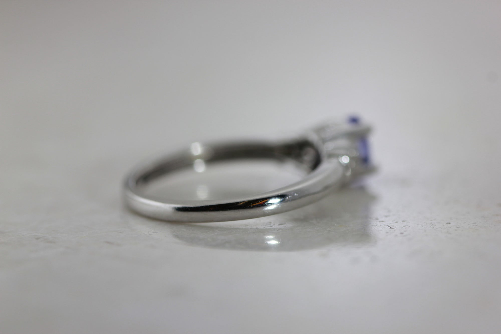 VINTAGE LEVIAN OVAL SHAPE ENGAGEMENT RING 14K WHITE GOLD LADIES TANZANITE & DIAMOND