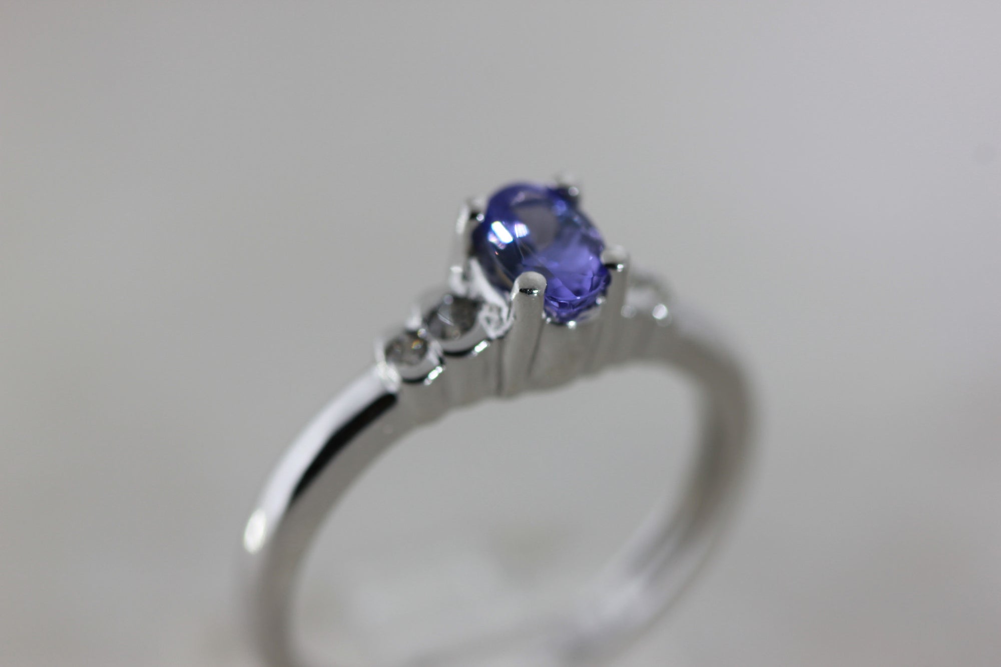 VINTAGE LEVIAN OVAL SHAPE ENGAGEMENT RING 14K WHITE GOLD LADIES TANZANITE & DIAMOND