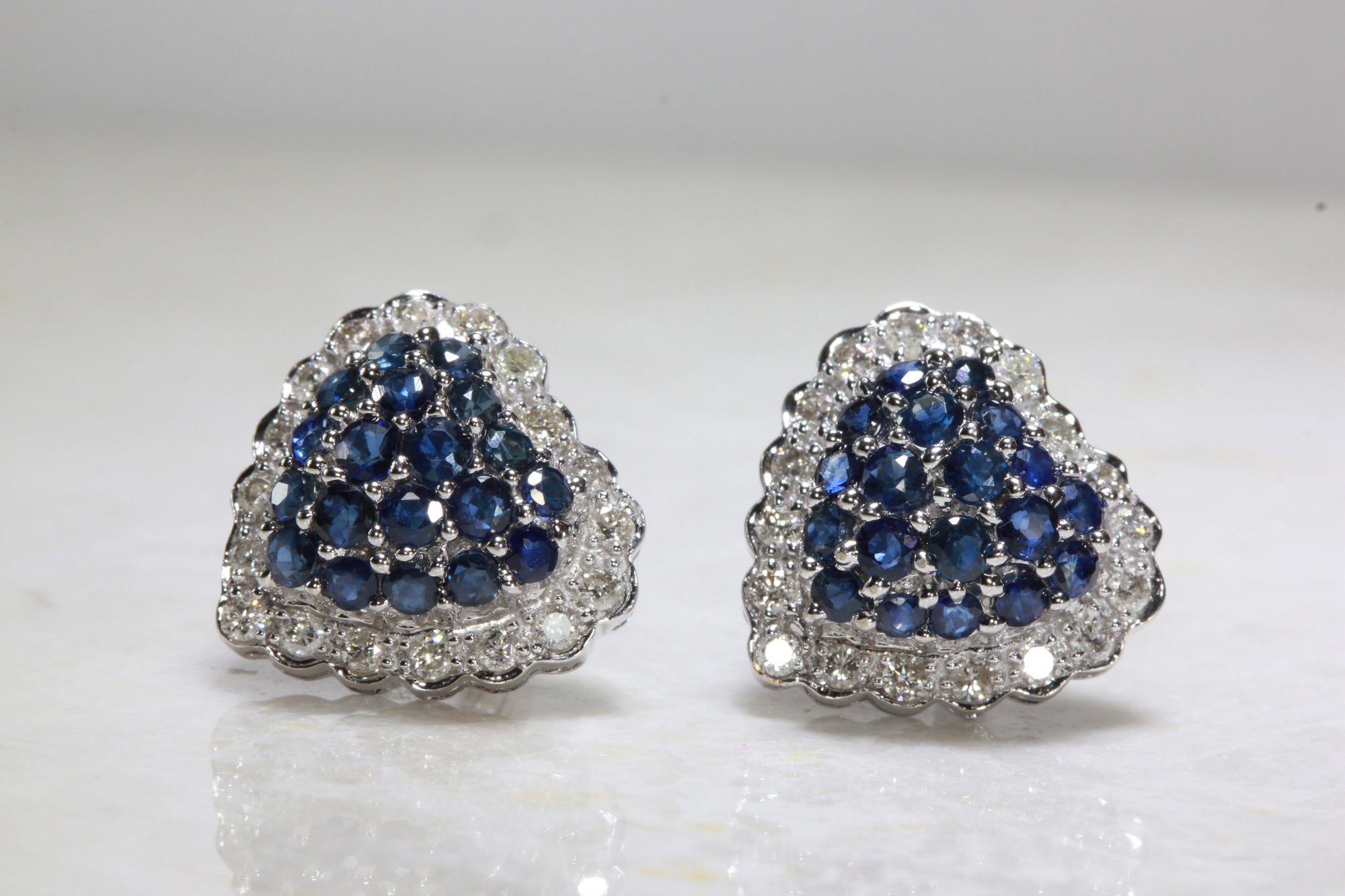 BLUE SAPPHIRE DIAMOND HEART EARRINGS IN 14k WHITE GOLD SETTING