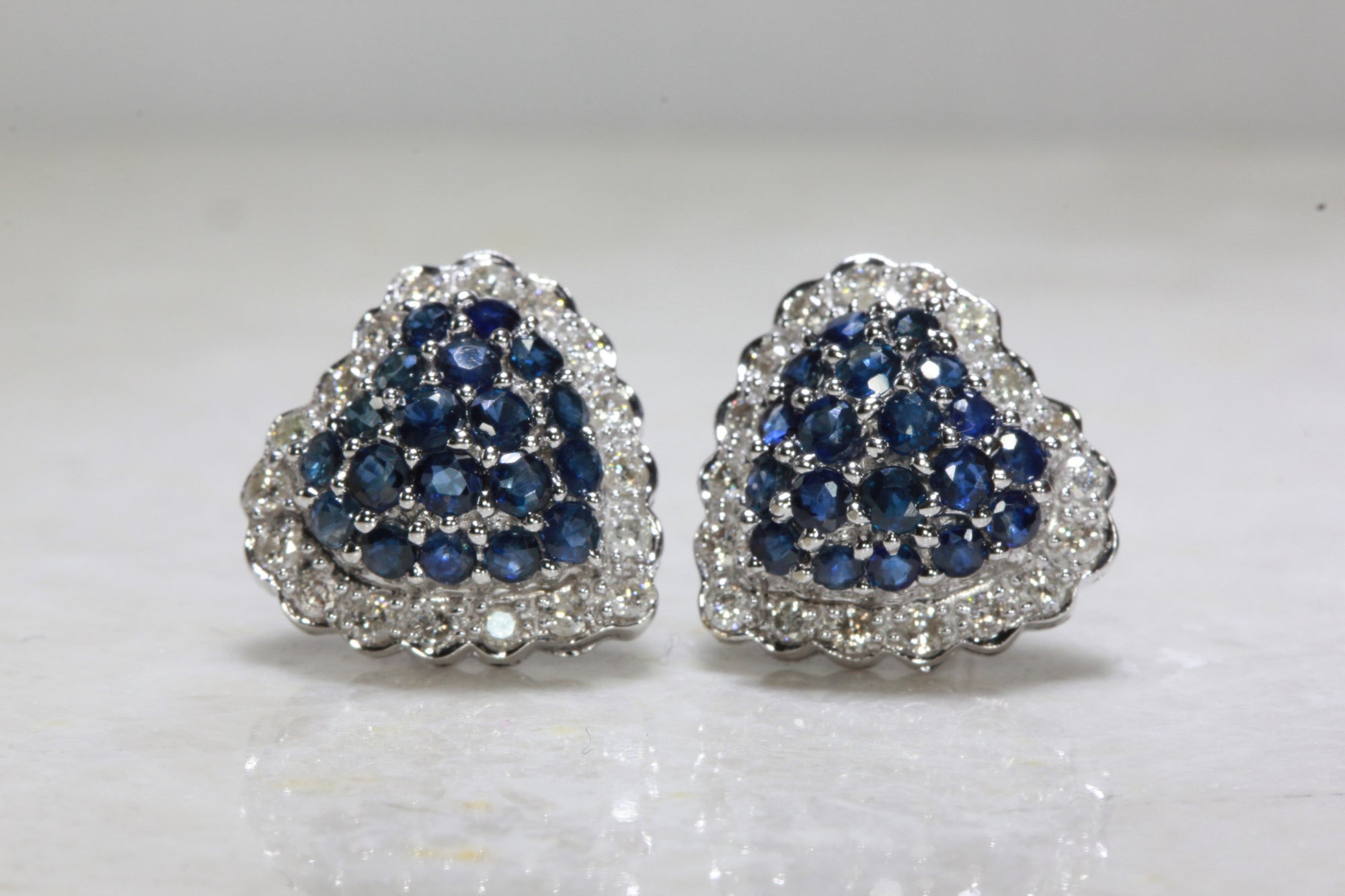 BLUE SAPPHIRE DIAMOND HEART EARRINGS IN 14k WHITE GOLD SETTING