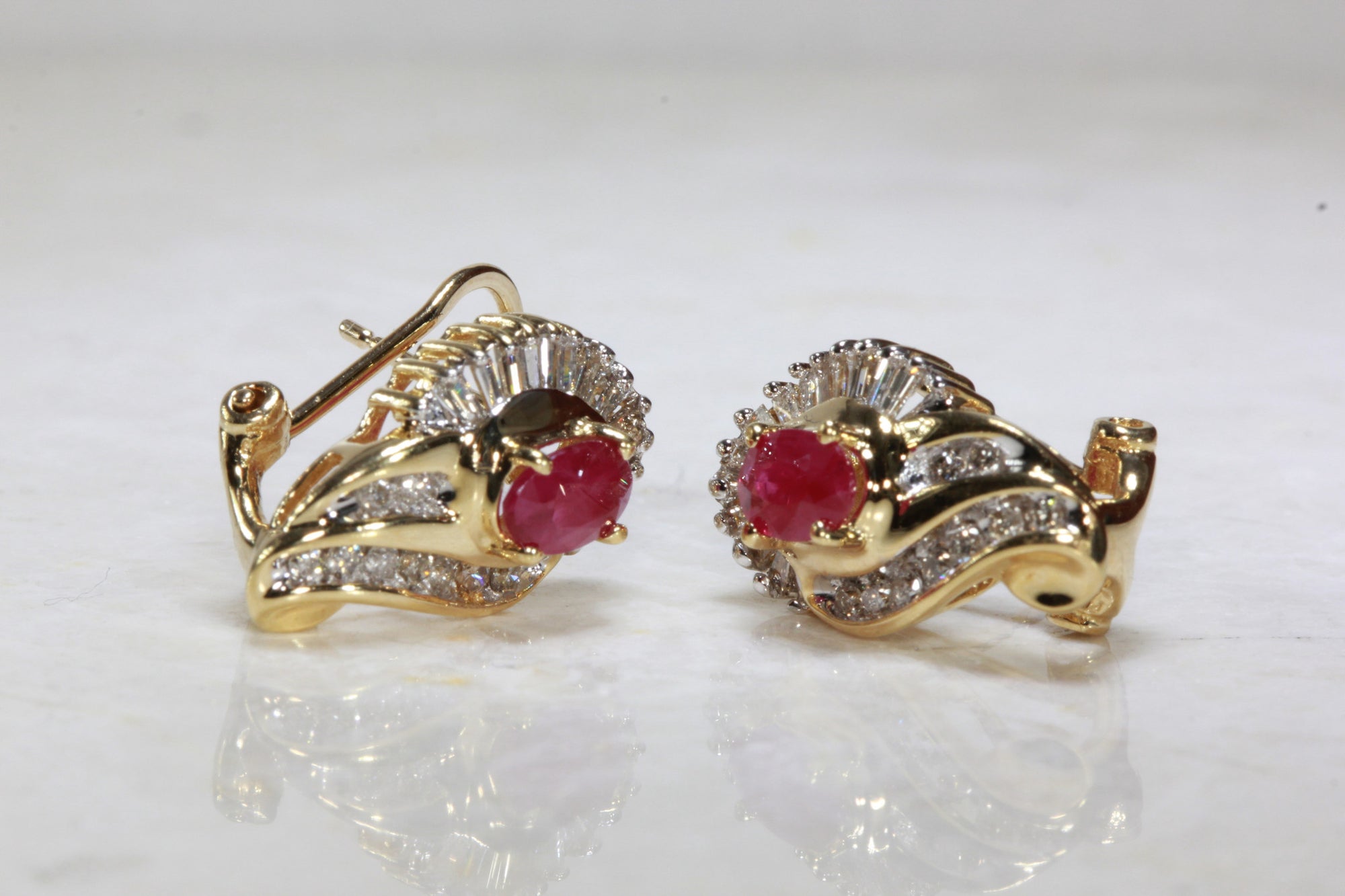 RUBY & DIAMOND EARRING IN 14k YELLOW GOLD SETTING BAGUETTE AND ROUND