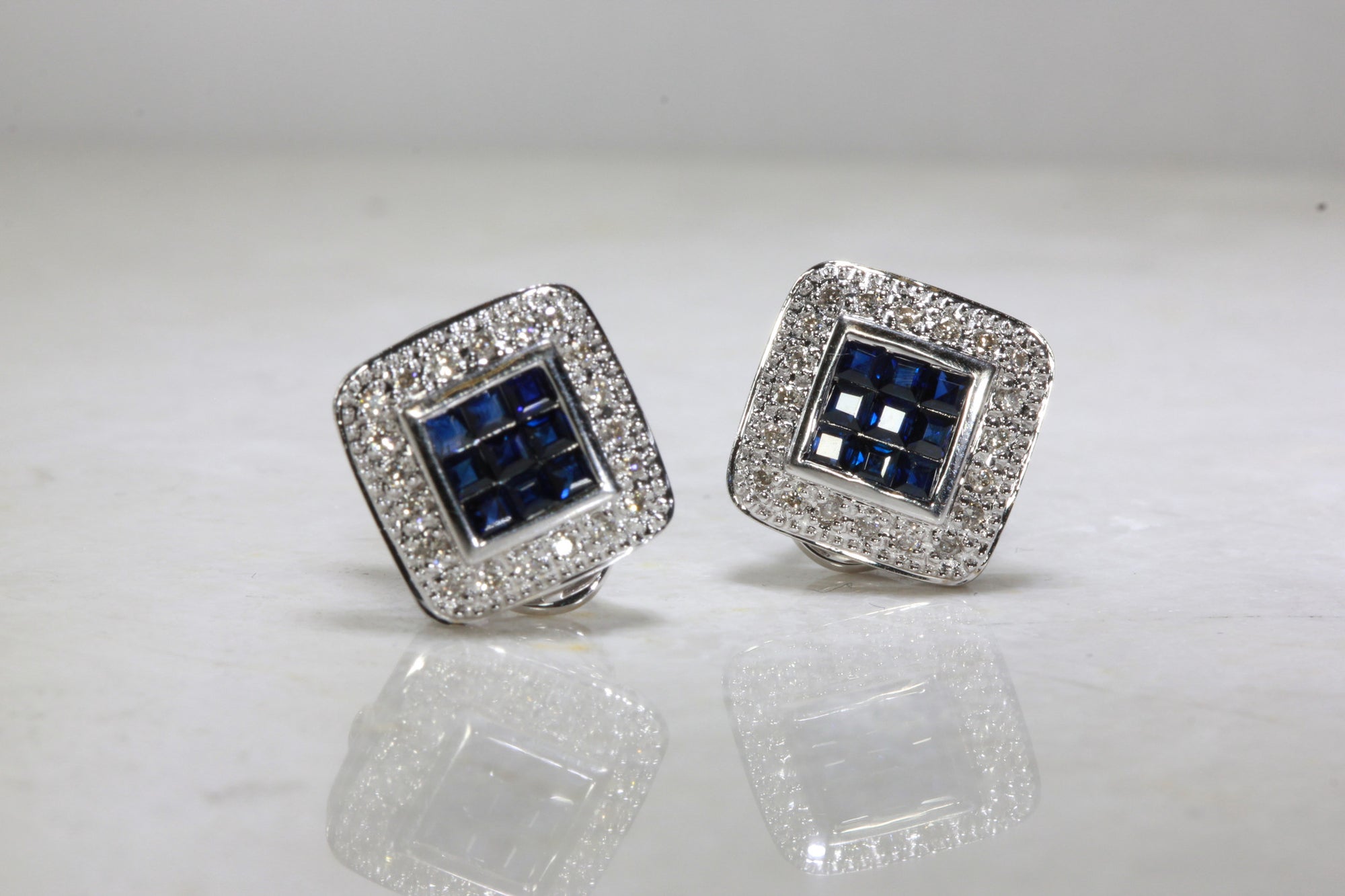 BLUE SAPPHIRE DIAMOND SQUARE HALO EARRINGS IN 14k WHITE GOLD SETTING