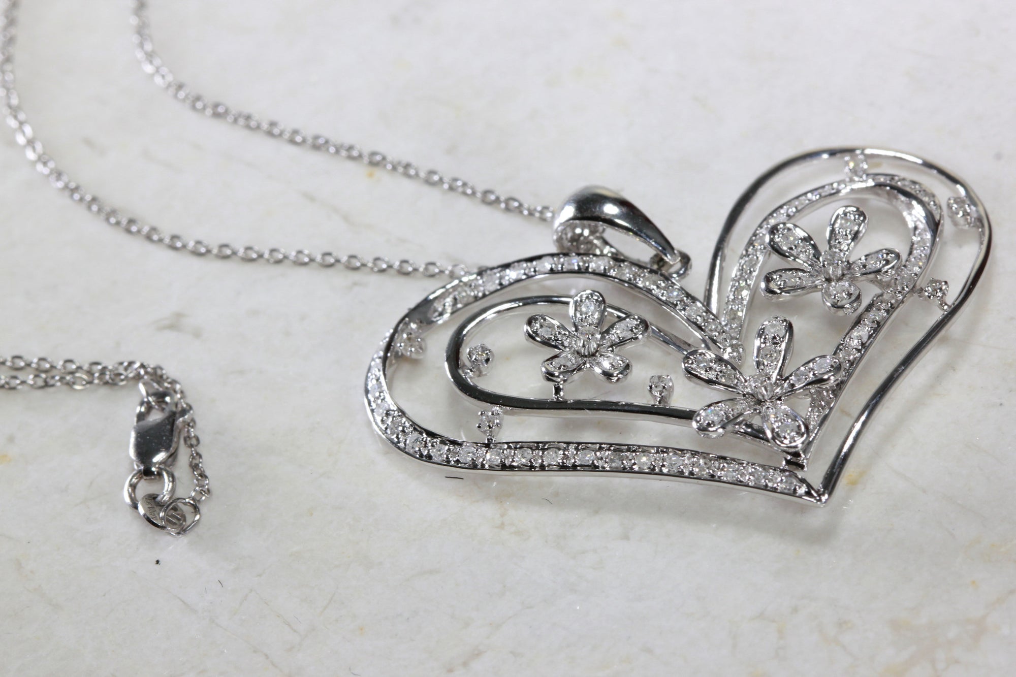 DIAMOND FLOWER HEART PENDANT 14k GOLD  WITH 14K GOLD CHAIN