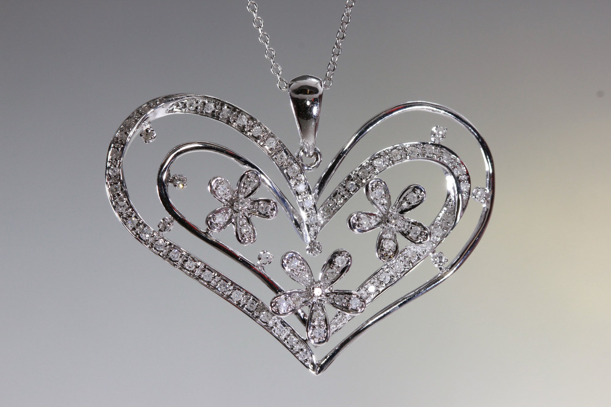 DIAMOND FLOWER HEART PENDANT 14k GOLD  WITH 14K GOLD CHAIN