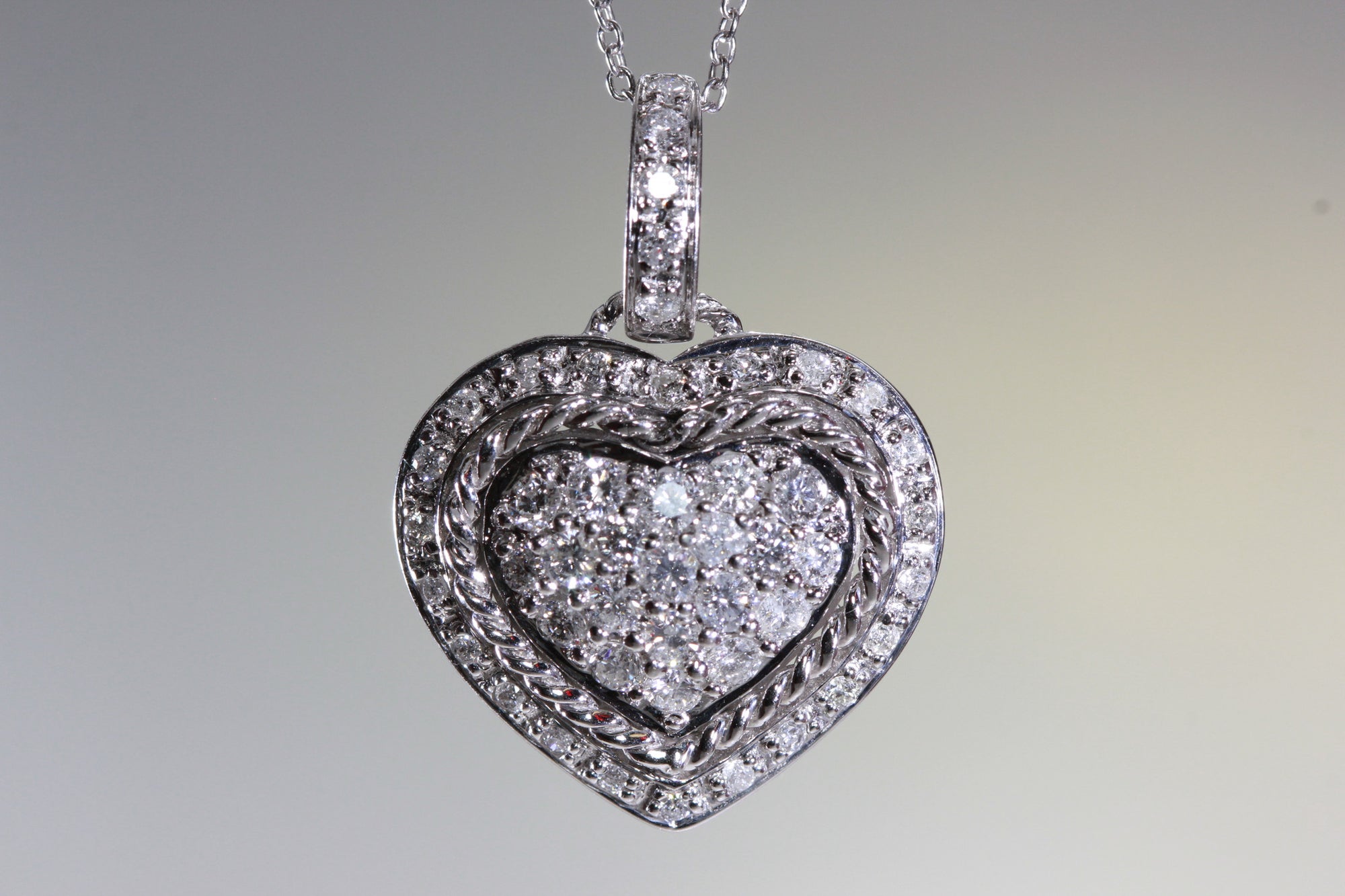 ESTATE 14K GOLD DIAMOND HEART PENDANT .95 CT & 14K GOLD CHAIN 14CT WHITE