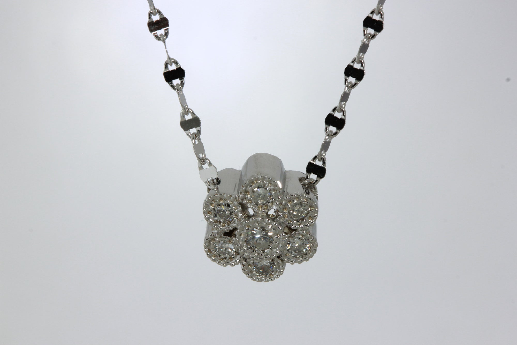 ANTIQUE FLOWER DIAMOND CLUSTER PENDANT NECKLACE 14K WHITE GOLD & CHAIN