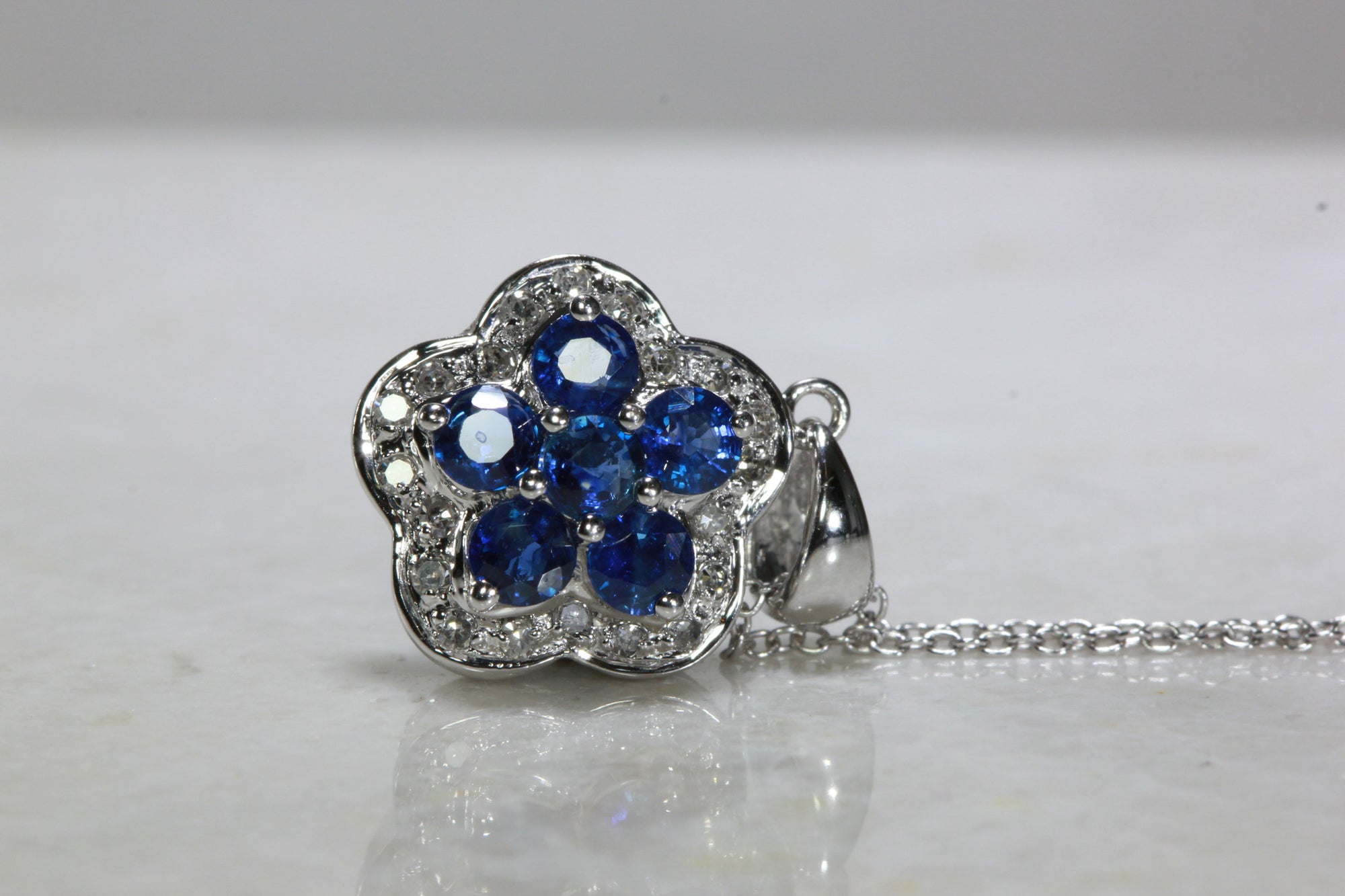 14K WHITE GOLD SAPPHIRE CLUSTER FLOWER SETTING & DIAMOND PENDANT NECKLACE