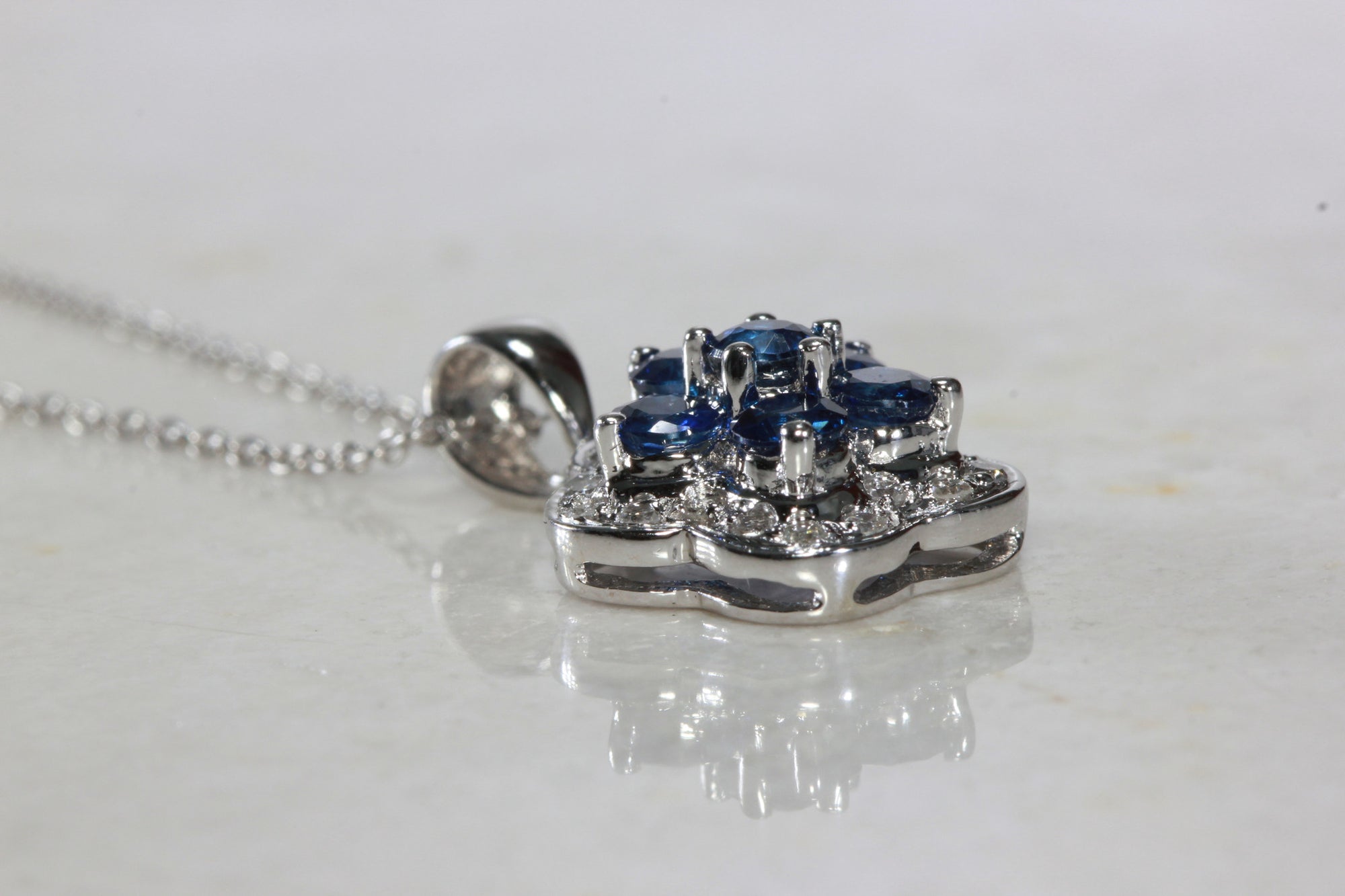 14K WHITE GOLD SAPPHIRE CLUSTER FLOWER SETTING & DIAMOND PENDANT NECKLACE
