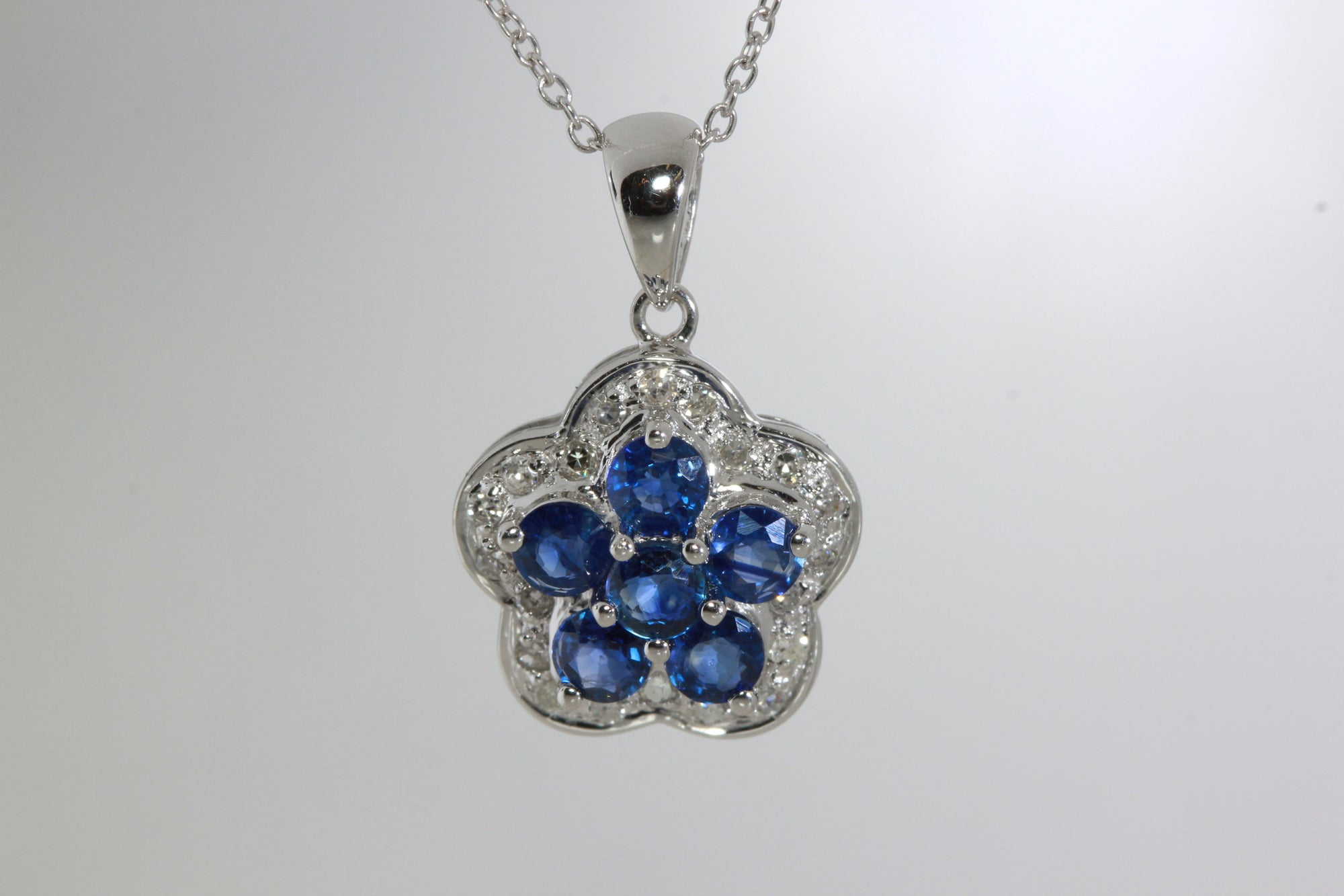 14K WHITE GOLD SAPPHIRE CLUSTER FLOWER SETTING & DIAMOND PENDANT NECKLACE