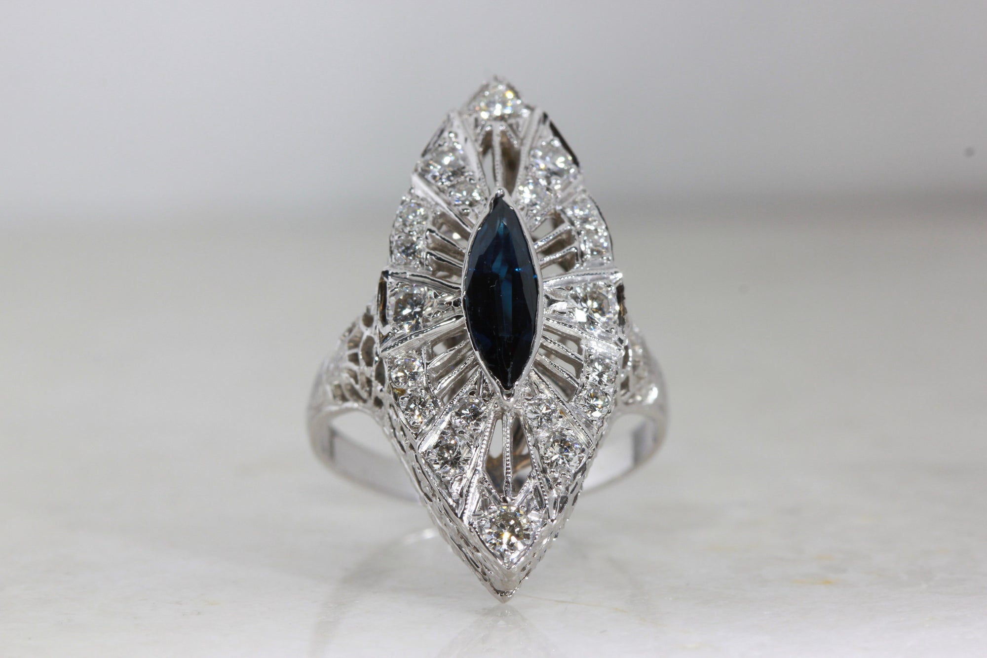 ART DECO FILIGREE COCKTAIL RING DIAMOND AND SAPPHIRE IN 14k WHITE GOLD ANTIQUE