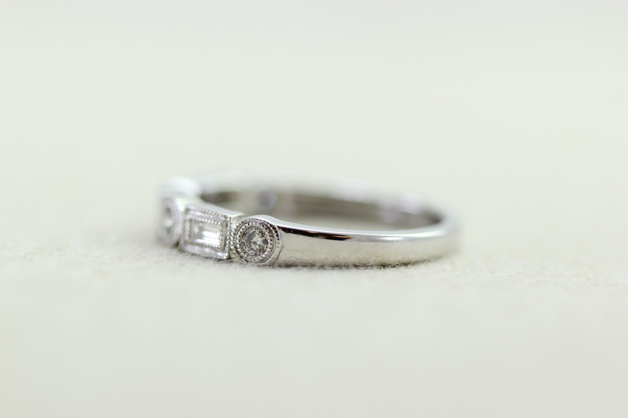 ANTIQUE DIAMOND WEDDING BAND 14k WHITE GOLD