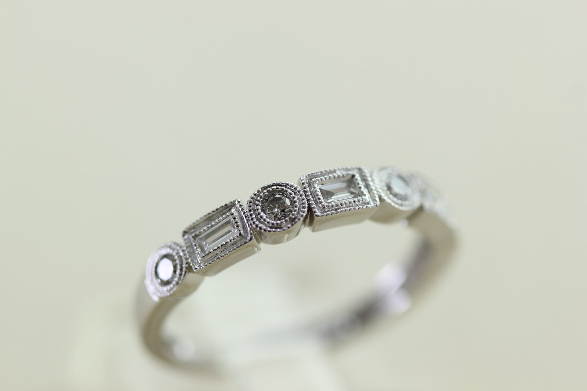 ANTIQUE DIAMOND WEDDING BAND 14k WHITE GOLD